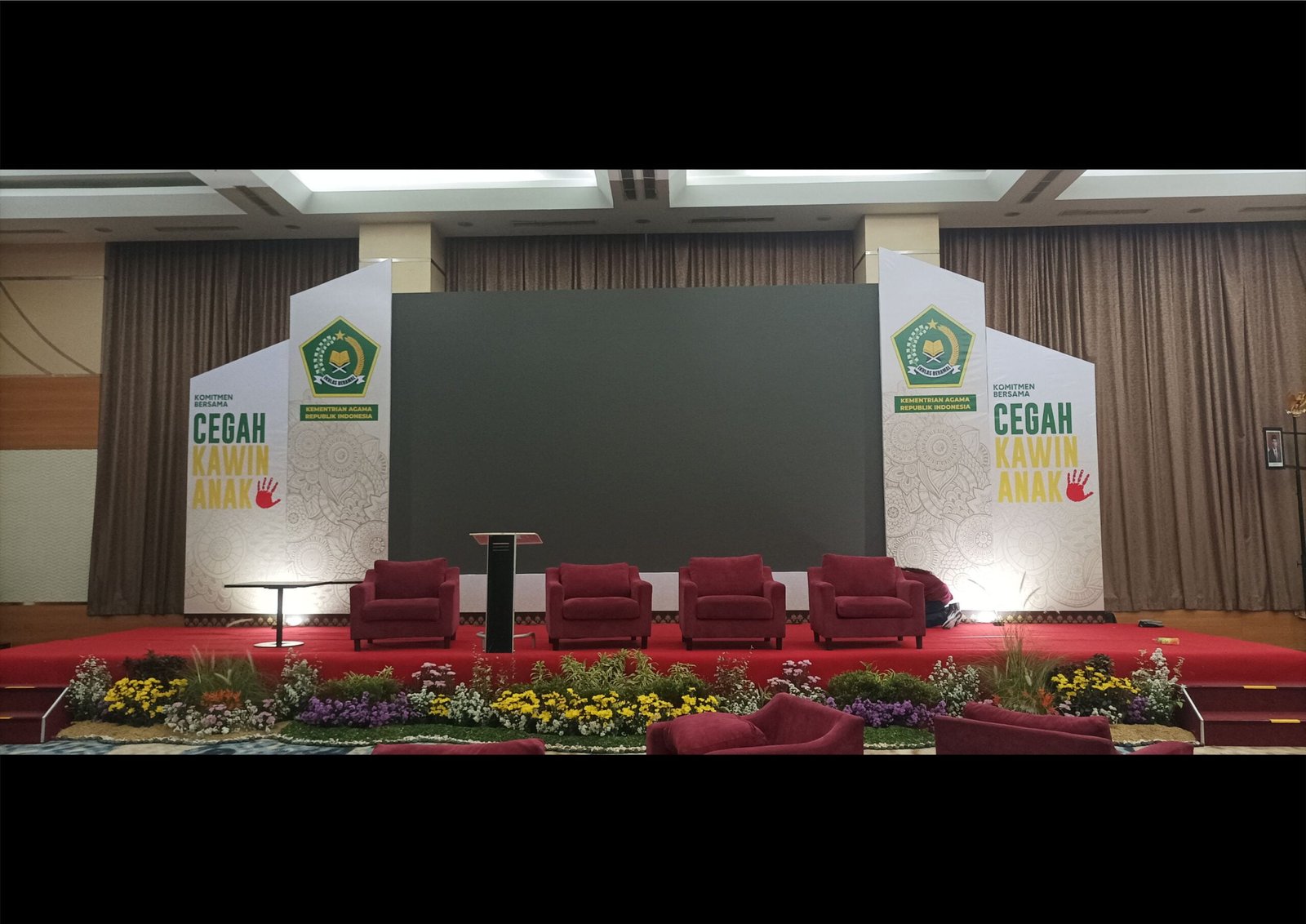 Pemasangan Frame LED Screen Photobooth Kementrian Agama RI 02